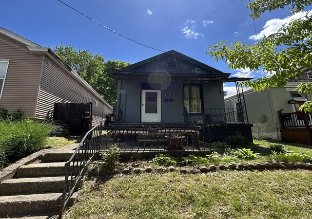 Single Family Residence at 417 W 16th Street, Covington, KY 41014 | MLS# 642159 | | Sold on 2026-05-18