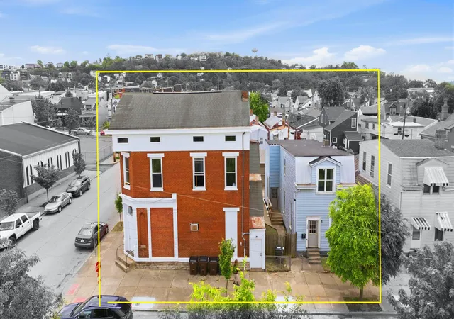 Homes for sale in Newport, KY | 406 W 10th St, Newport, KY 41071 | MLS# 642063
