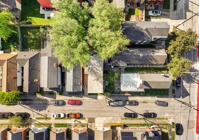 2nd image of 425 Lehmer St, Covington, KY 41011