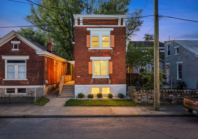 2nd image of 425 Lehmer St, Covington, KY 41011 | MLS# 642131