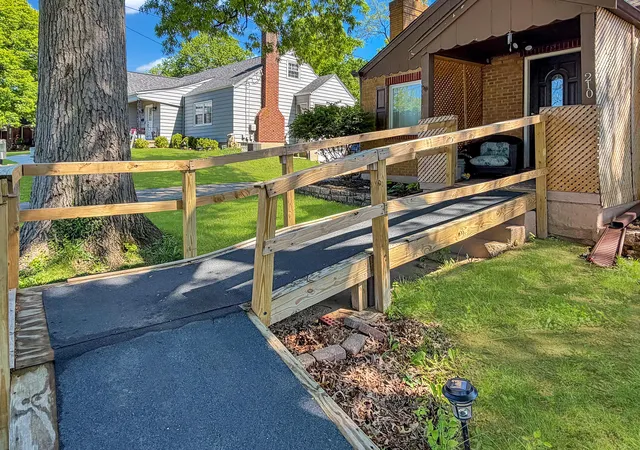 Photo 3 of Single family home for sale at 210 Mcalpin Ave, Erlanger, KY 41018 | MLS# 642526 | Listing updated on 2026-07-02