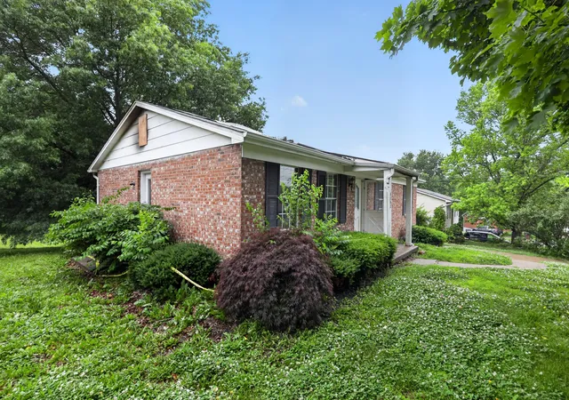 Homes for sale in Independence, KY | 5262 Pioneer Dr, Independence, KY 41051 | MLS# 643111