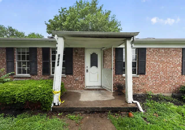 Homes for sale in Independence, KY | 5262 Pioneer Dr, Independence, KY 41051 | MLS# 643111