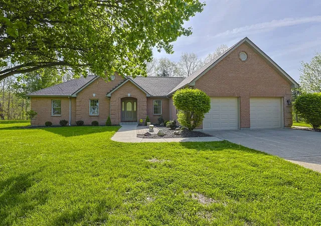 Homes for sale in Florence, KY | 9164 Evergreen Dr, Florence, KY 41042 | MLS# 642497