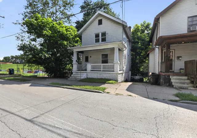 Homes for sale in Covington, KY | 1518 Eastern Ave, Covington, KY 41014 | MLS# 644568
