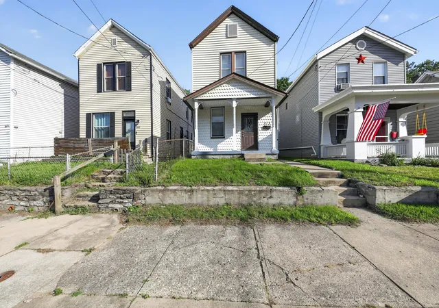 Homes for sale in Dayton, KY | 513 4th Ave, Dayton, KY 41074 | MLS# 643129