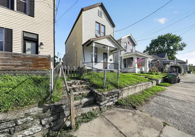 Homes for sale in Dayton, KY | 513 4th Ave, Dayton, KY 41074 | MLS# 643129