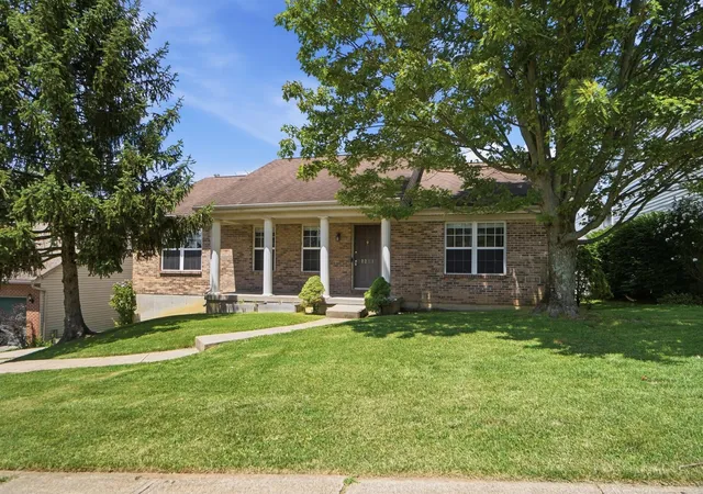 Photo 2 of Single family home for sale at 2218 Gribble Dr, Covington, KY 41017 | MLS# 644841 | Listing updated on 2026-09-09
