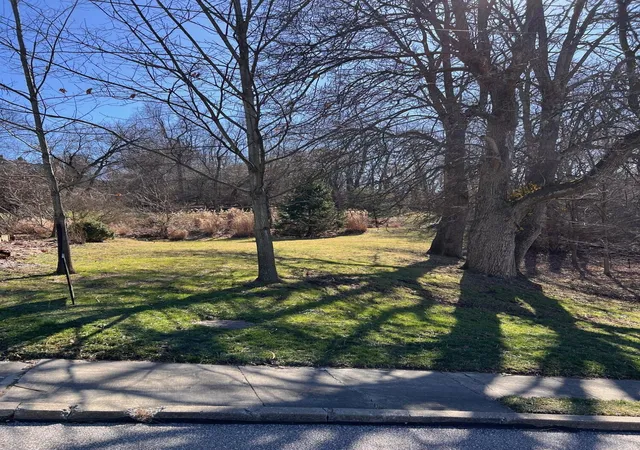 1st image of 44 W Crescent Ave, Newport, KY 41071 | MLS# 642773