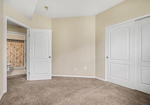 image of 1505 Atlanta Ct, Florence, KY 41042