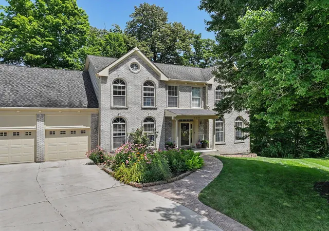 2nd image of 7001 Shadetree Ct, Florence, KY 41042 | MLS# 644318