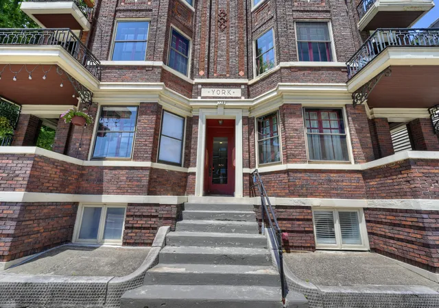 2nd image of 128 E 5th St #7, Covington, KY 41011 | MLS# 643143