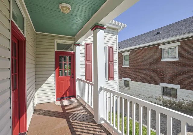Homes for sale in Southgate, KY | 124 W Walnut St, Southgate, KY 41071 | MLS# 643801