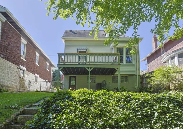 Homes for sale in Southgate, KY | 124 W Walnut St, Southgate, KY 41071 | MLS# 643801