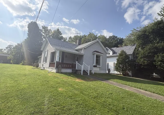 Photo 1 of Single family home for sale at 513 N Main St, Williamstown, KY 41097 | MLS# 642910 | Listing updated on 2026-08-25