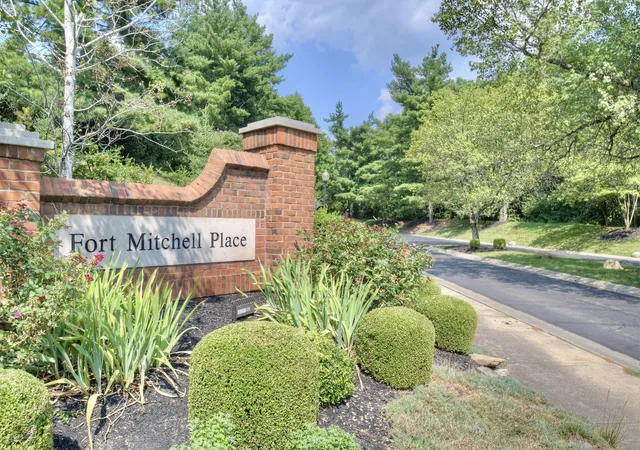 Homes for sale in Ft Mitchell, KY | 2210 Dominion Dr, Ft Mitchell, KY 41017 | MLS# 643826