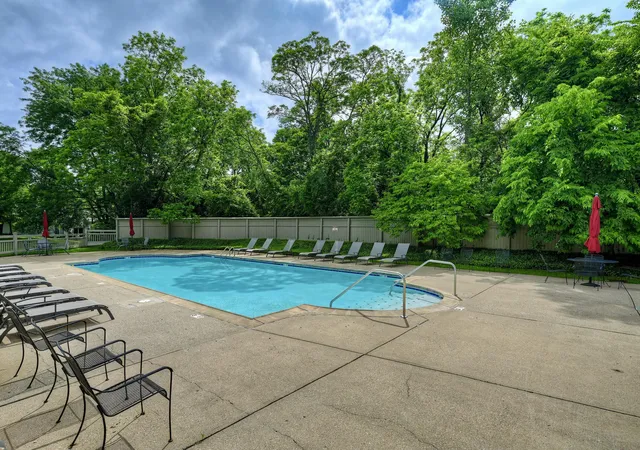 Homes for sale in Ft Mitchell, KY | 2210 Dominion Dr, Ft Mitchell, KY 41017 | MLS# 643826