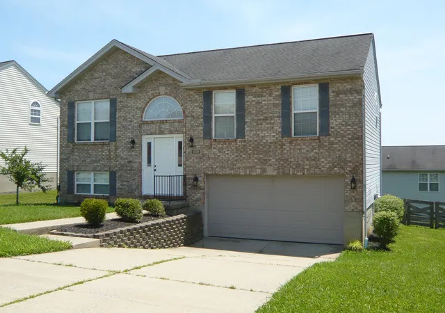 Homes for sale in Dry Ridge, KY | 209 Alexis Cir, Dry Ridge, KY 41035 | MLS# 643079