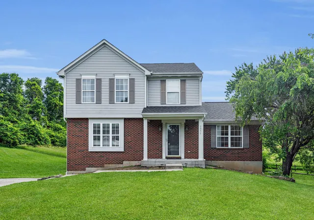 Homes for sale in Erlanger, KY | 1351 Theodore Pl, Erlanger, KY 41018 | MLS# 643172