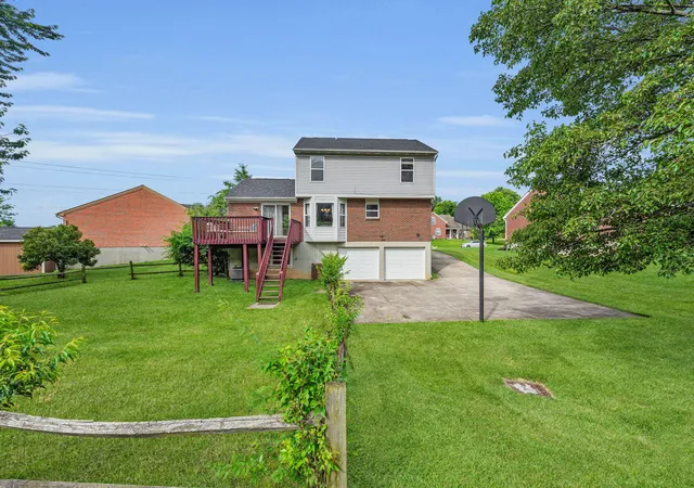 Homes for sale in Erlanger, KY | 1351 Theodore Pl, Erlanger, KY 41018 | MLS# 643172