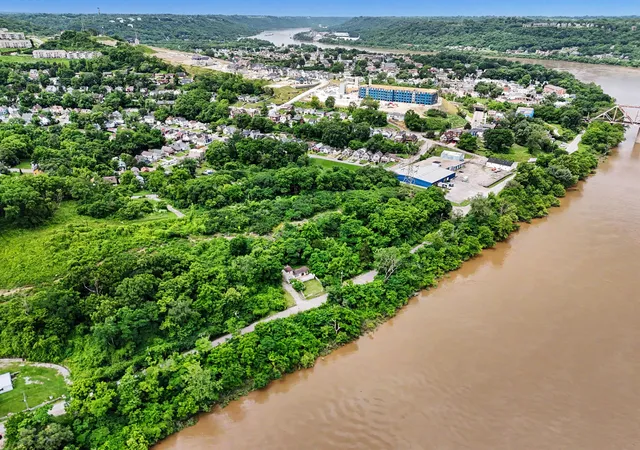 11th image of 105 River Rd, Ludlow, KY 41016 | MLS# 643378