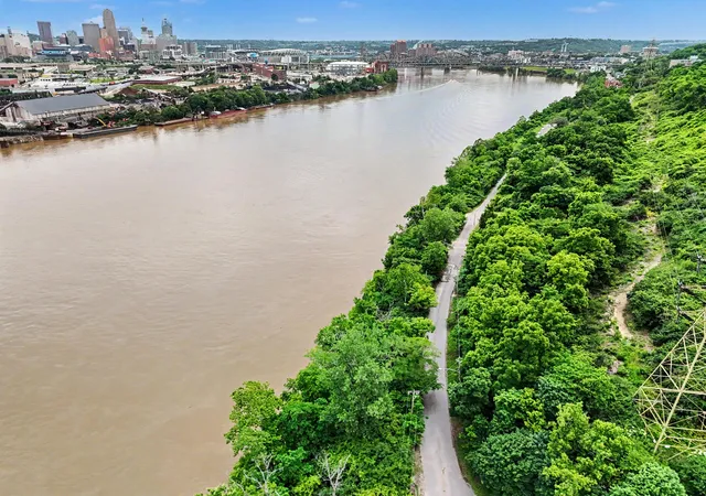 3rd image of 105 River Rd, Ludlow, KY 41016 | MLS# 643378