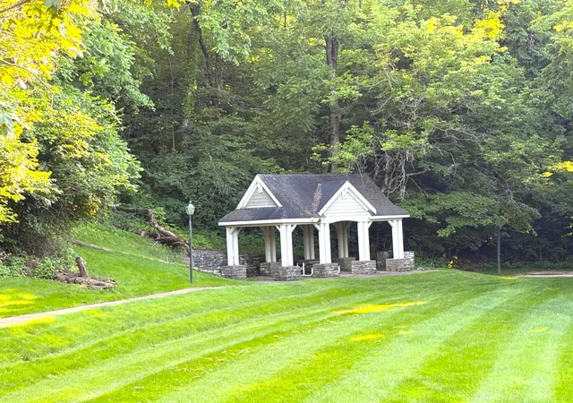 Homes for sale in Crescent Springs, KY | 2120 Castlebar Court, Crescent Springs, KY 41017 | Houzeo