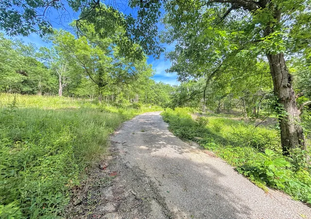 2nd image of 2012 2032 Worthington Dr, Covington, KY 41017 | MLS# 643181