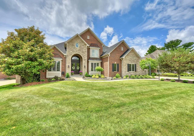 Homes for sale in Ft Mitchell, KY | 153 Kruempelman Dr, Ft Mitchell, KY 41011 | MLS# 643621