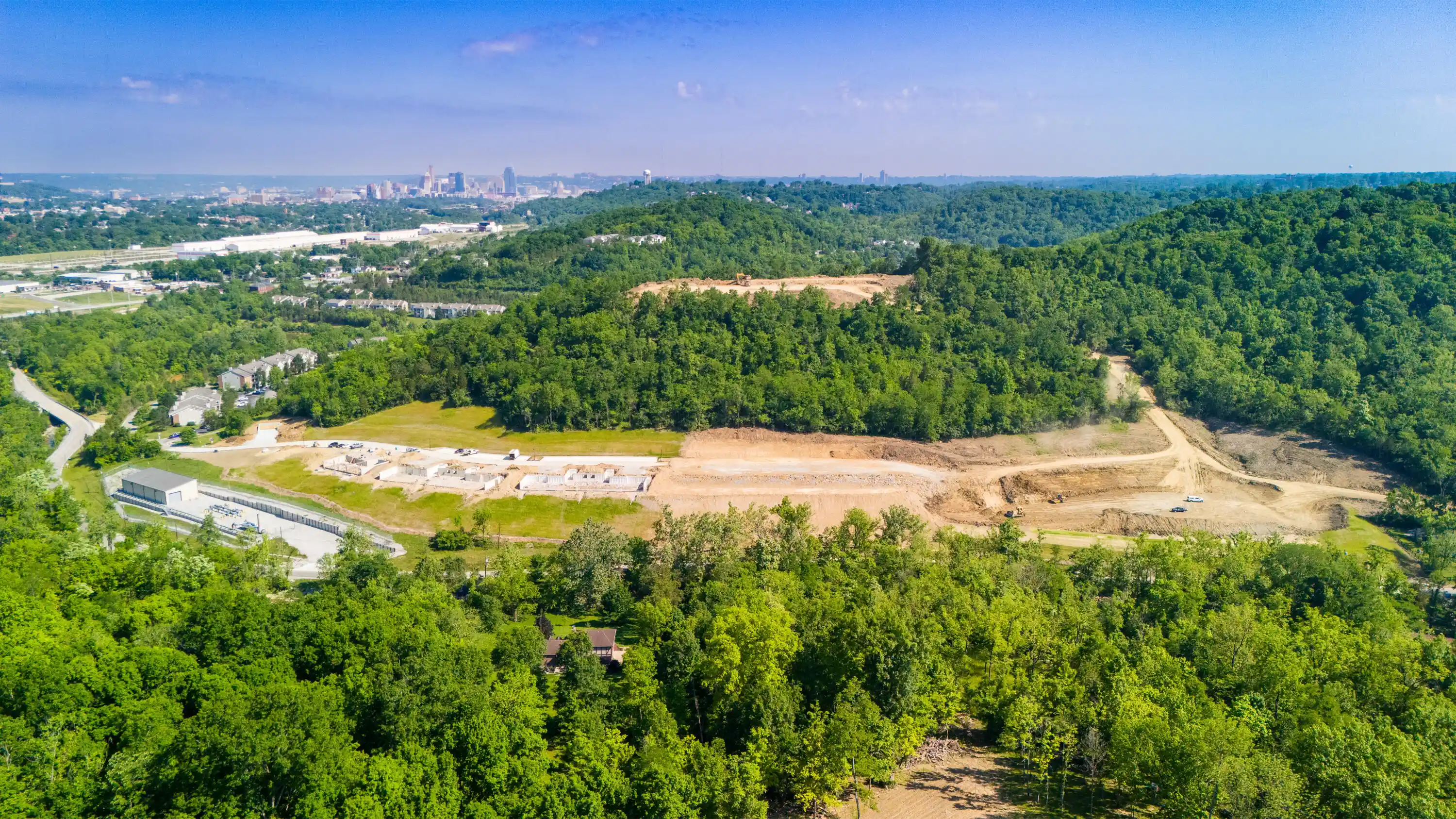 Listing Photo 7 - Condo for sale in 4776 Bentwood Hls Dr located at 4776 Bentwood Hls Dr, Newport, KY 41071 - Unit 4776 Bentwood Hills Dr