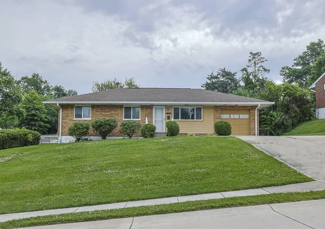 Homes for sale in Erlanger, KY | 410 Silverlake Ave, Erlanger, KY 41018 | MLS# 643591