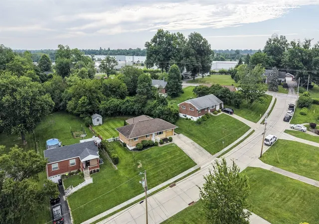 Homes for sale in Erlanger, KY | 410 Silverlake Ave, Erlanger, KY 41018 | MLS# 643591