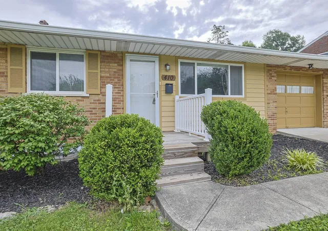 Homes for sale in Erlanger, KY | 410 Silverlake Ave, Erlanger, KY 41018 | MLS# 643591