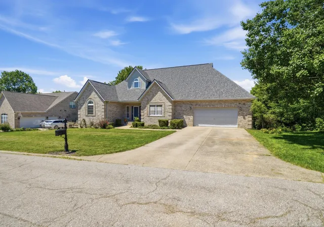 Homes for sale in Dry Ridge, KY | 111 Beverly Ln, Dry Ridge, KY 41035 | MLS# 643436