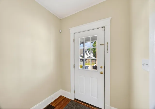 2nd image of 43 W 31st St, Covington, KY 41015 | MLS# 643362