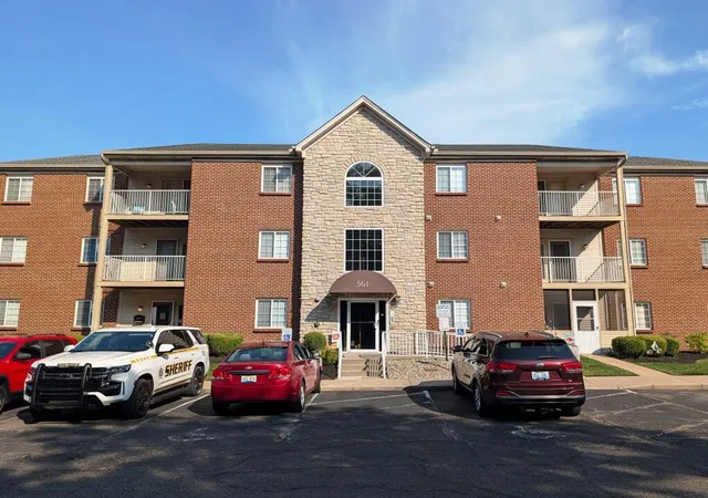 Homes for sale in Fort Mitchell, KY | 561 Napa Valley Ln #10, Fort Mitchell, KY 41017 | MLS# 643420
