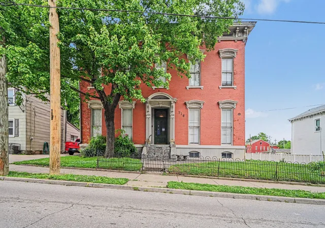 Homes for sale in Covington, KY | 716 Lewis St, Covington, KY 41011 | MLS# 643466