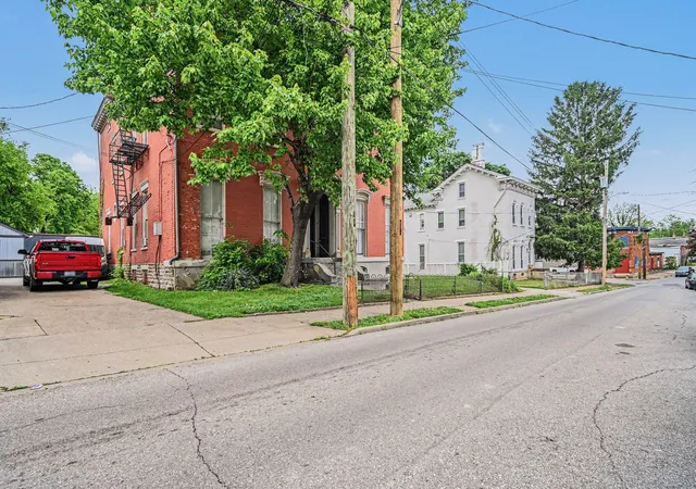 Homes for sale in Covington, KY | 716 Lewis St, Covington, KY 41011 | MLS# 643466