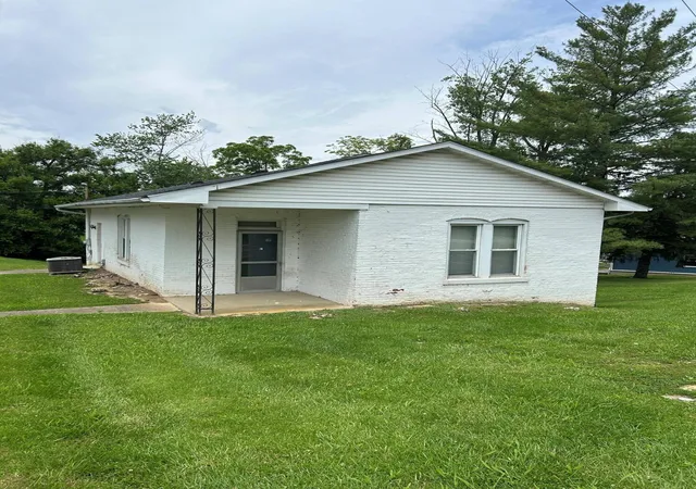 Homes for sale in Owenton, KY | 302 N Main St, Owenton, KY 40359 | MLS# 643477