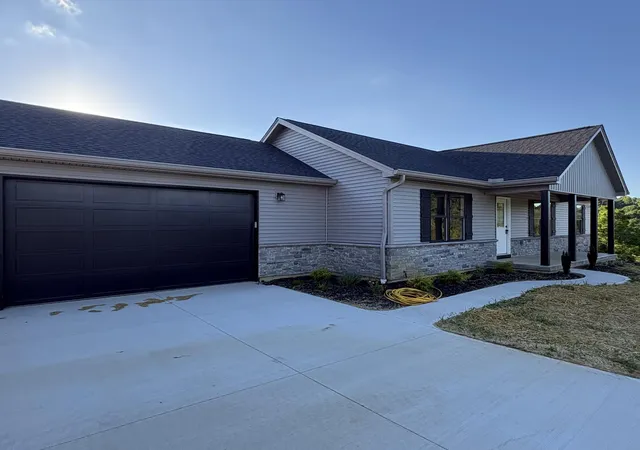 Homes for sale in Dry Ridge, KY | 180 Saddlebrook Ln, Dry Ridge, KY 41035 | MLS# 643522
