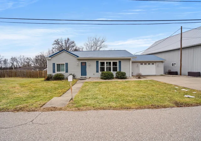 Homes for sale in Dry Ridge, KY | 12 Cross St, Dry Ridge, KY 41035 | MLS# 643581