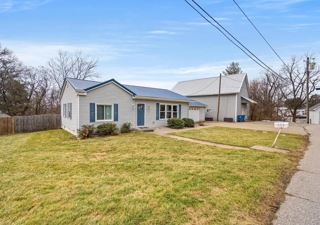 Homes for sale in Dry Ridge, KY | 12 Cross St, Dry Ridge, KY 41035 | MLS# 643581