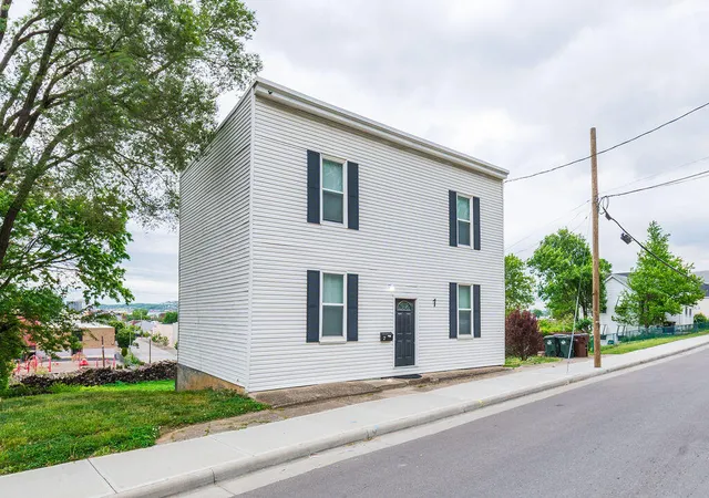 Homes for sale in Newport, KY | 1 W 13th St, Newport, KY 41071 | MLS# 643535