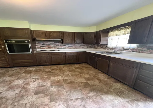 Photo 2 of Single family home for sale at 1814 Perry Ln, Burlington, KY 41005 | MLS# 643580 | Listing updated on 2026-06-12