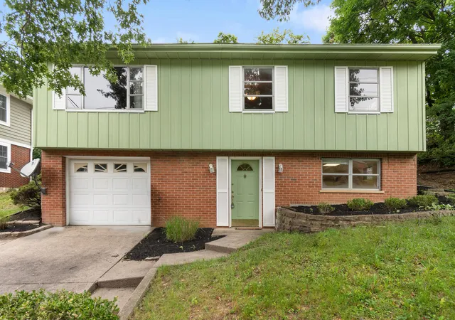 Homes for sale in Fort Thomas, KY | 479 Rossford Ave, Fort Thomas, KY 41075 | MLS# 643589