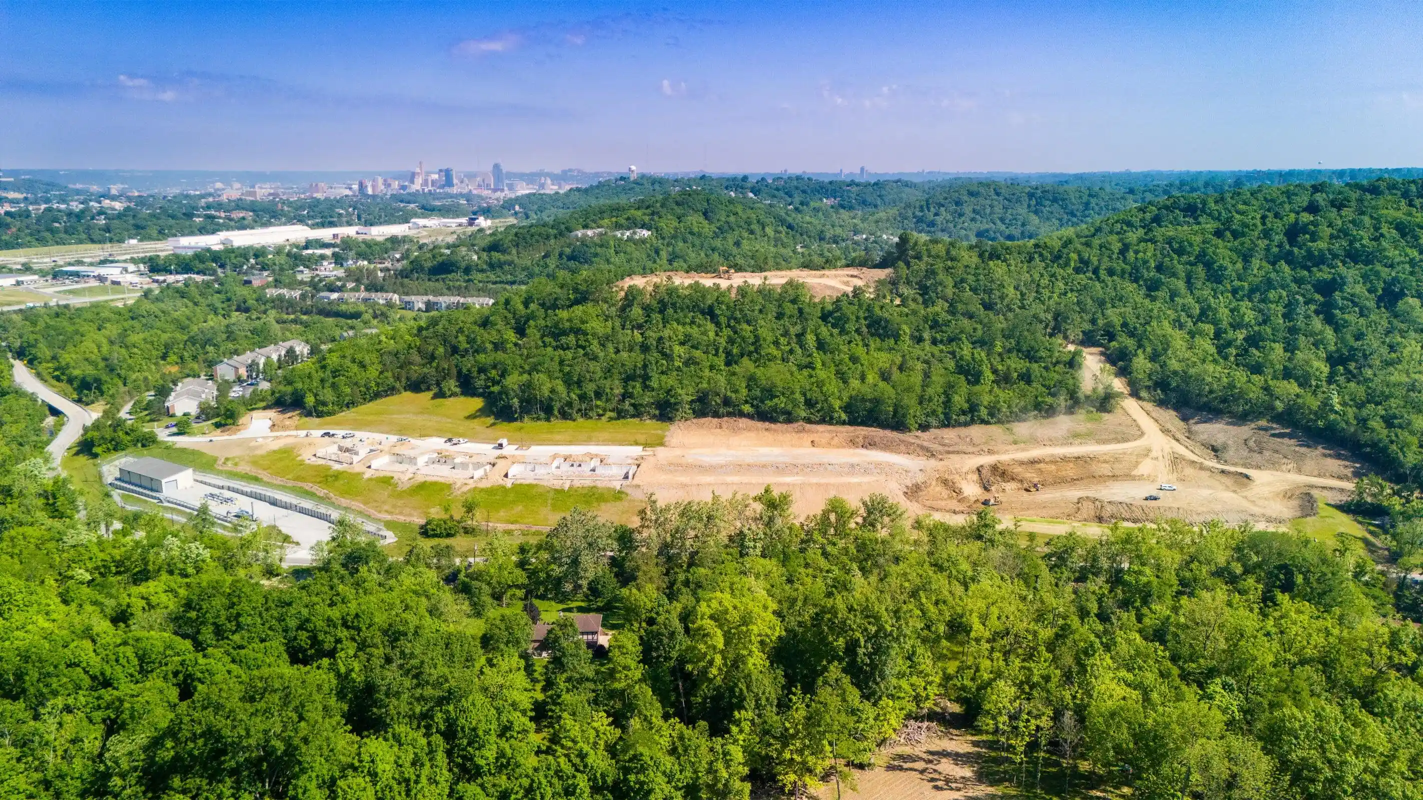 Listing Photo 6 - Condo for sale in 4854 Bentwood Hls Dr located at 4854 Bentwood Hls Dr, Wilder, KY 41071 - Unit #10-103