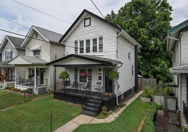 Homes for sale in Covington, KY | 120 Daniels St, Covington, KY 41015 | MLS# 643653