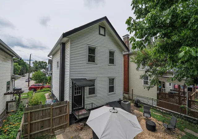 Homes for sale in Covington, KY | 120 Daniels St, Covington, KY 41015 | MLS# 643653