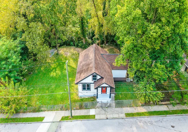 Photo 3 of Single family home for sale at 1120 Parkway Ave, Covington, KY 41011 | MLS# 643676 | Listing updated on 2026-06-15
