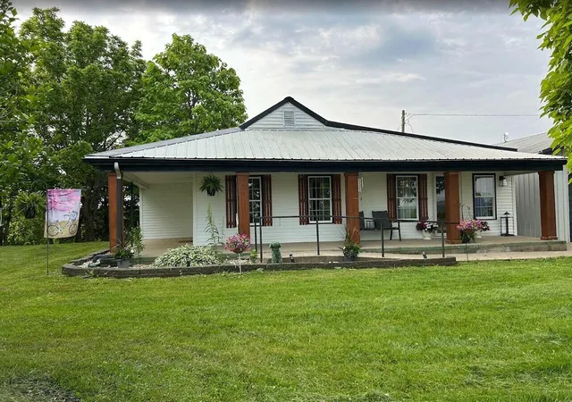 Homes for sale in Dry Ridge, KY | 1490 Golds Valley Rd, Dry Ridge, KY 41035 | MLS# 644520
